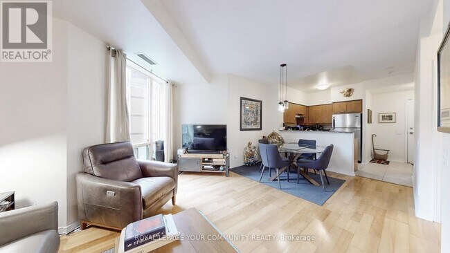 Photo du bâtiment - 455-455 Rosewell Ave