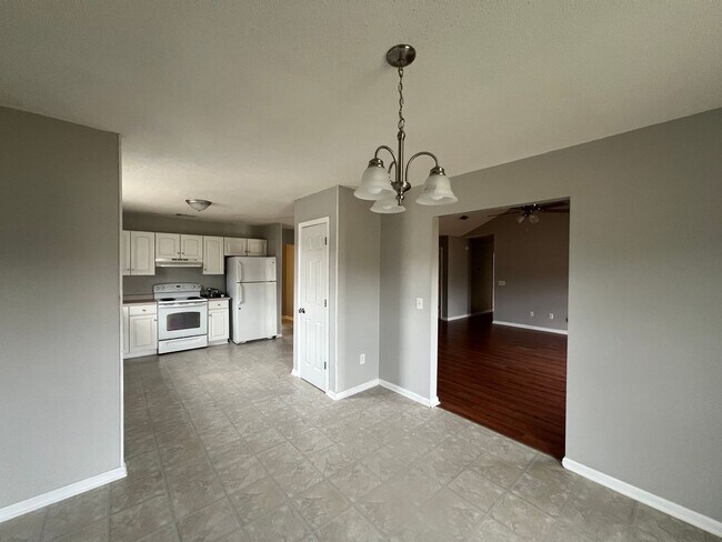 Foto del edificio - 705 Ogeechee Dr E