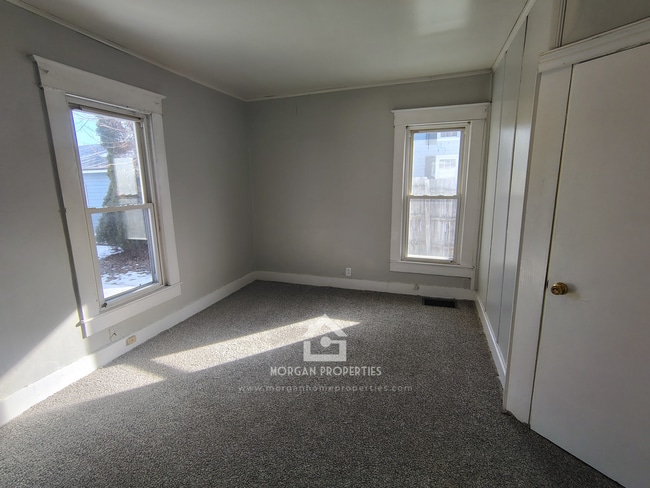 Building Photo - 116 W Vinyard St