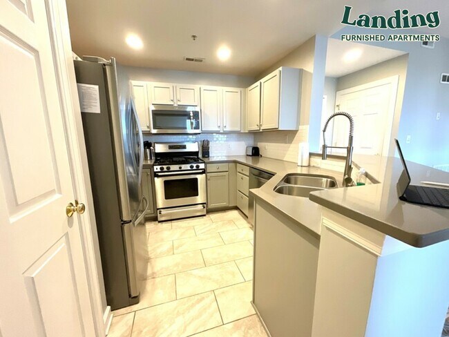 718 W Trade St Unit 813.1249216 photo'