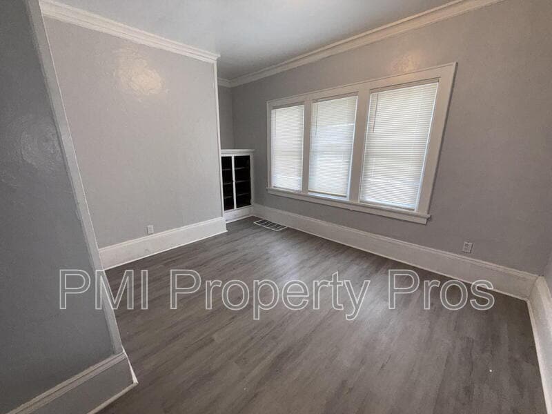 Primary Photo - 2361 N 12th St