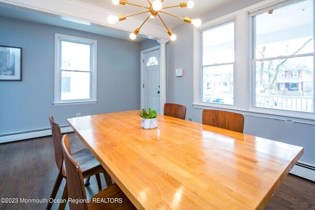 Building Photo - 1106 1st Ave