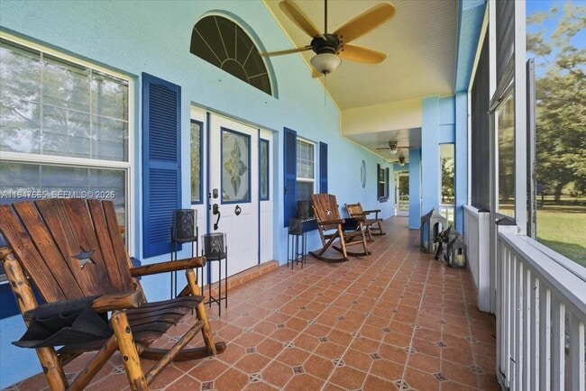 Foto del edificio - 18 NW 144th Dr