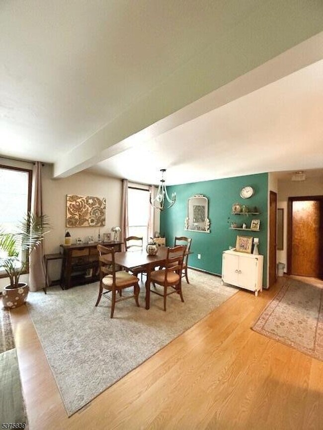 Foto del edificio - 295 Claremont Ave