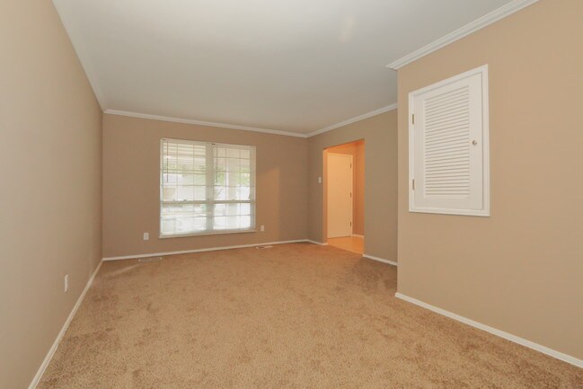 Building Photo - 6871 Parc Charlene Dr