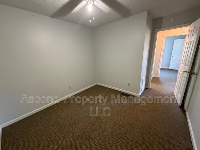 Foto del edificio - 2703 NW Georgetown Dr