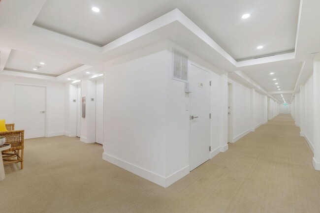 Building Photo - 170 N Ocean Blvd