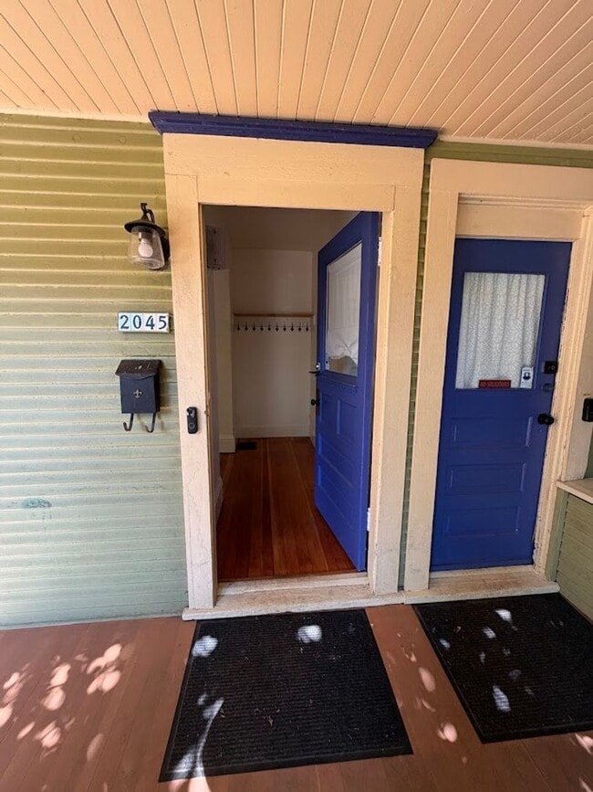 Building Photo - SFH 290 - Yamhill Duplex