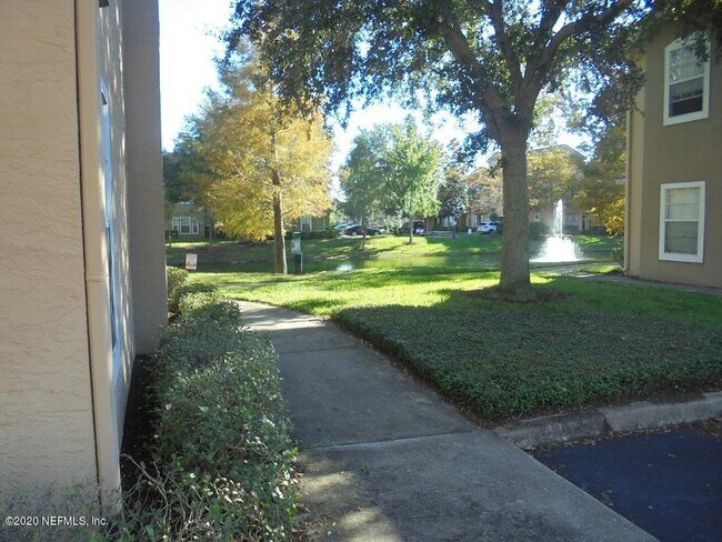 Building Photo - 10075 Gate Pkwy N