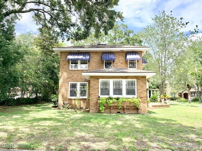 Building Photo - 1421 Edgewood Cir