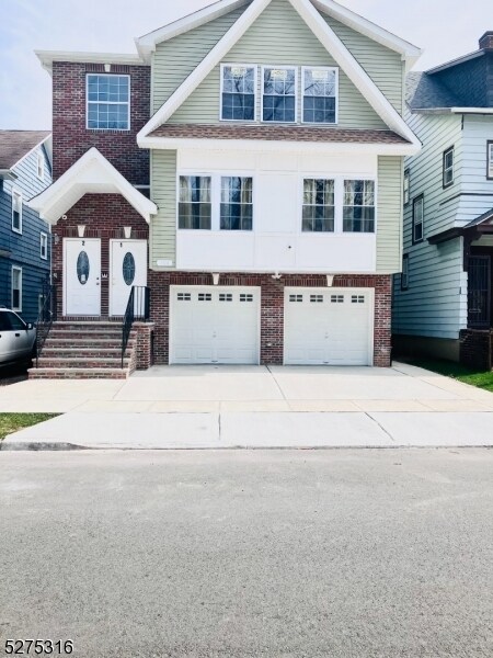 Primary Photo - 104 Ellington St
