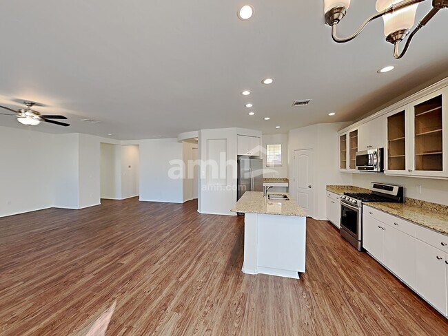 Foto del edificio - 12659 N Maize Dr