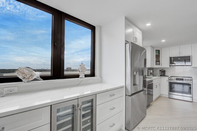 Foto del edificio - 5380 N Ocean Dr