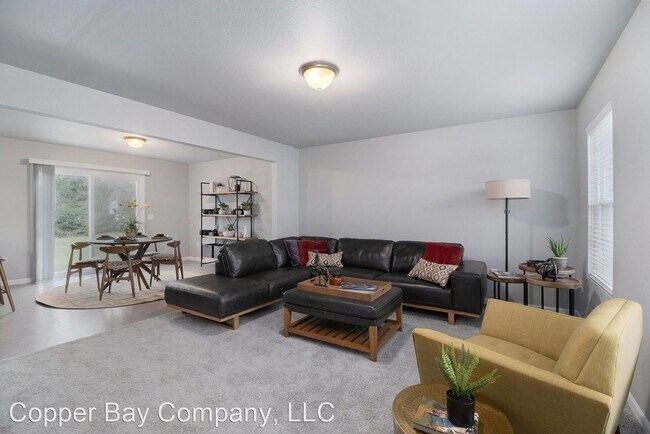 Building Photo - 4 br, 2.5 bath House - 4428 Bronson Boulevard