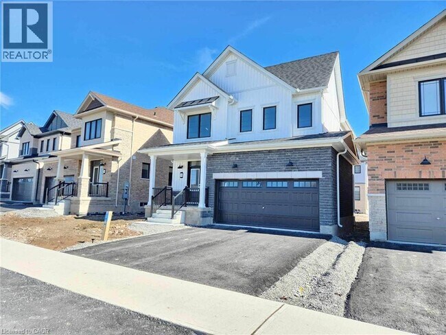 Photo du bâtiment - 70 Eastbridge Ave