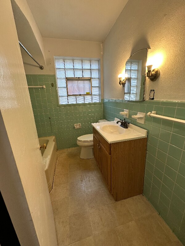 Foto del edificio - 1652 Grape Ave