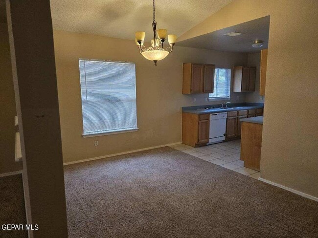 Building Photo - 12105 Castle View Way