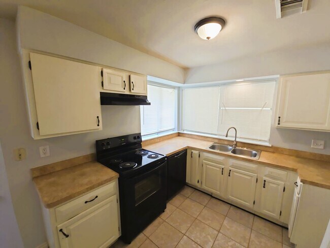 Building Photo - 5611 Caldicote St