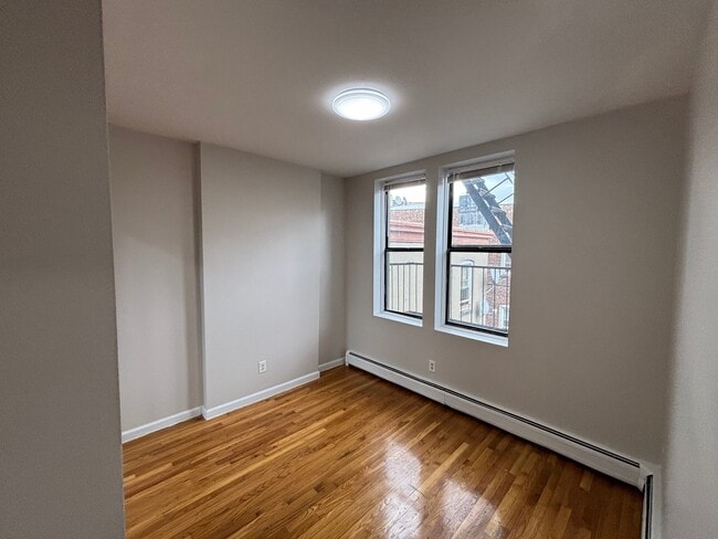 Foto del edificio - 5110 Palisade Ave
