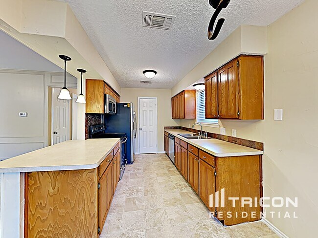 Building Photo - 8033 Berrybrook Drive Watauga TX