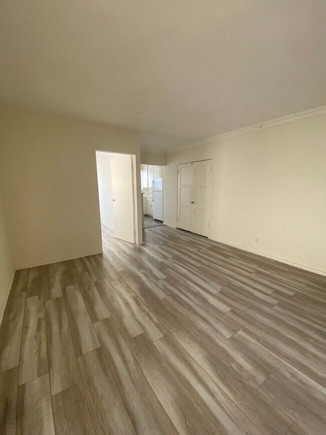 Foto del edificio - 5944 Melrose Ave
