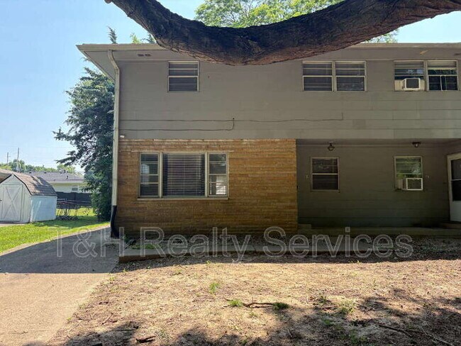 Foto del edificio - 849 Riverside Dr