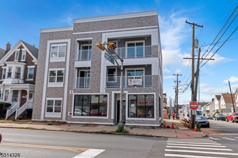 Primary Photo - 862 E Jersey St