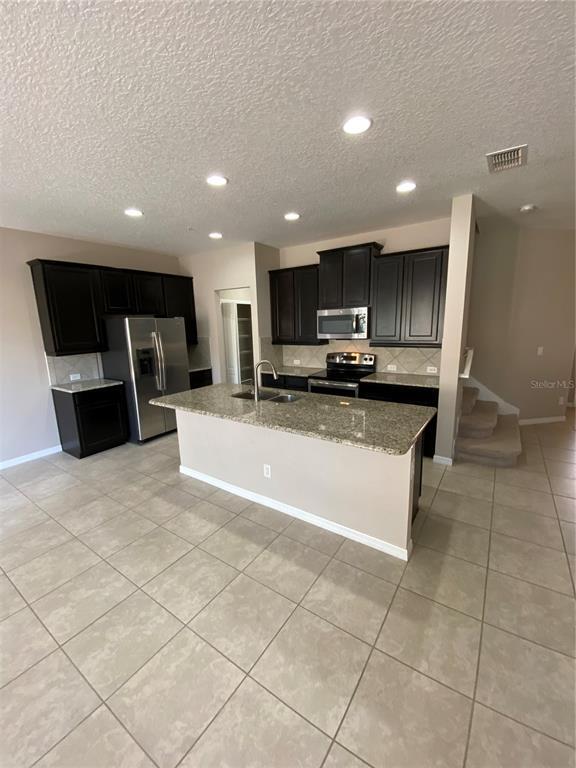 Building Photo - 713 Walkers Grove Ln