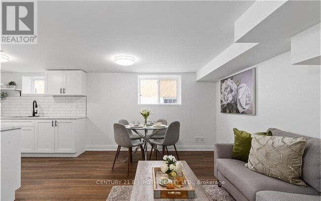 Building Photo - 59 Holgate St