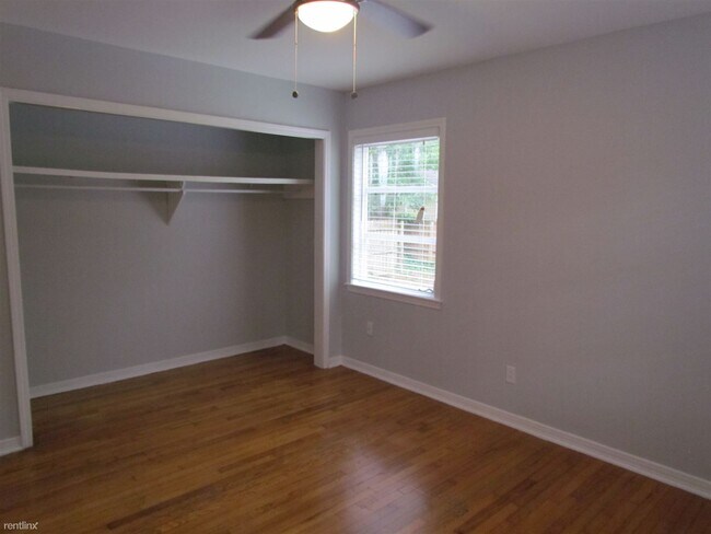 Building Photo - 2 br, 1 bath Duplex - 2054 Emogene Street