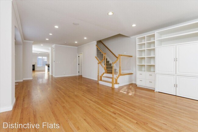Building Photo - 3 br, 3.5 bath House - 169 S Jackson St