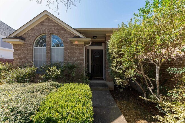 Foto del edificio - 11120 Savin Hill Ln