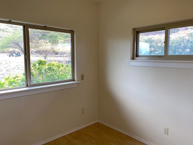 Building Photo - 3 Bedroom 2 Bath Single Family home in Lan...