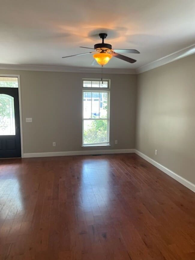 Building Photo - SINGLE FAMILY HOME
