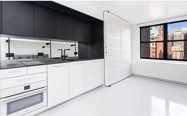 Building Photo - *Welcome to No. 237!*