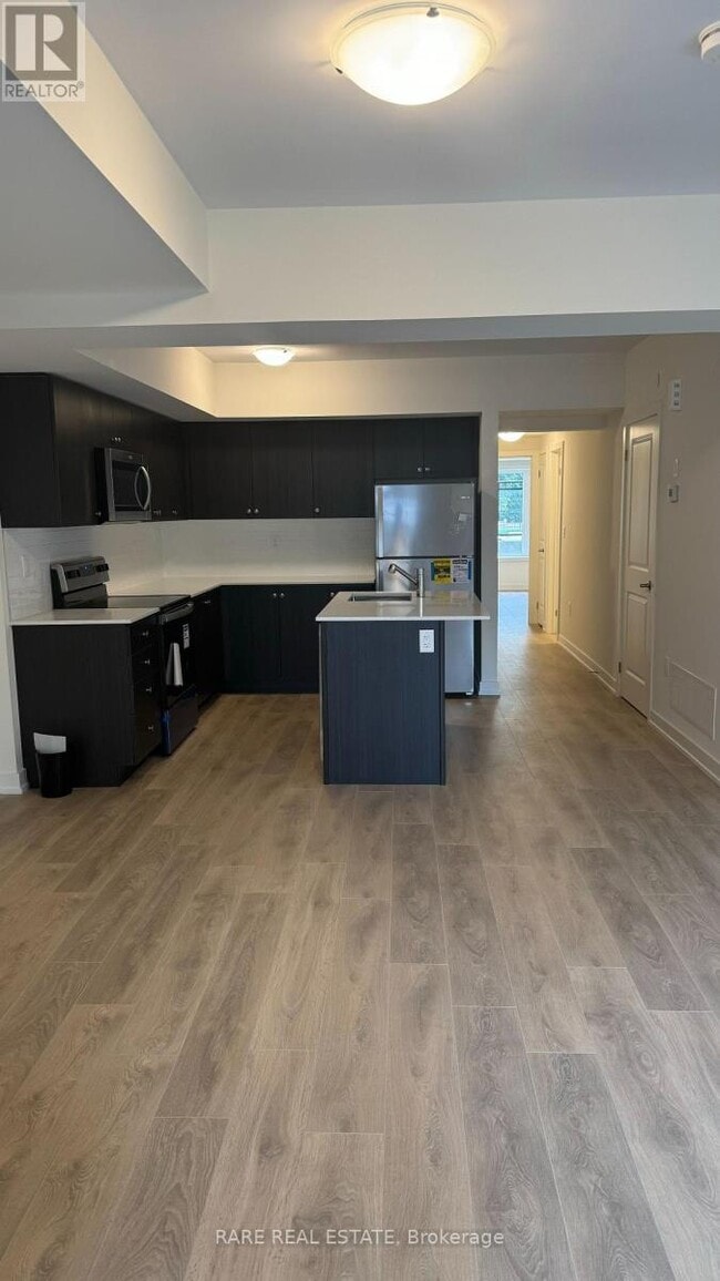 Building Photo - 56 Elizabeth St S