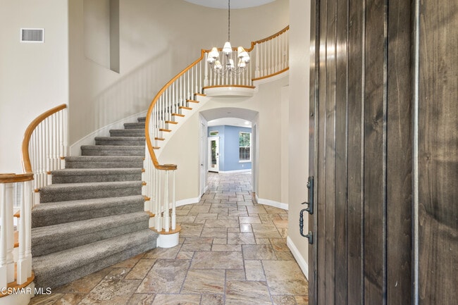 Building Photo - 516 Rustic Hills Dr