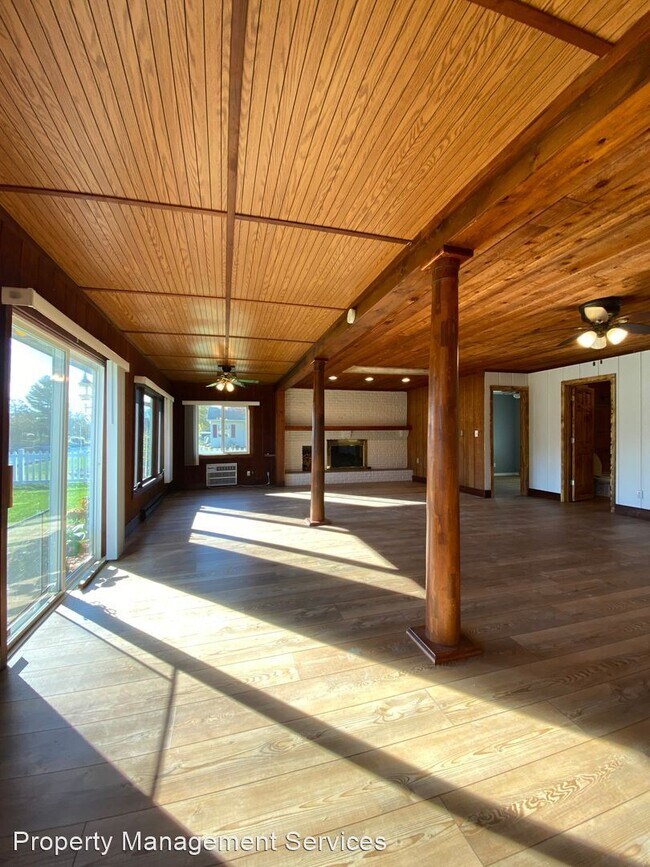 Foto del edificio - 2 br, 1 bath House - 11900 N Rumpelstiltzk...