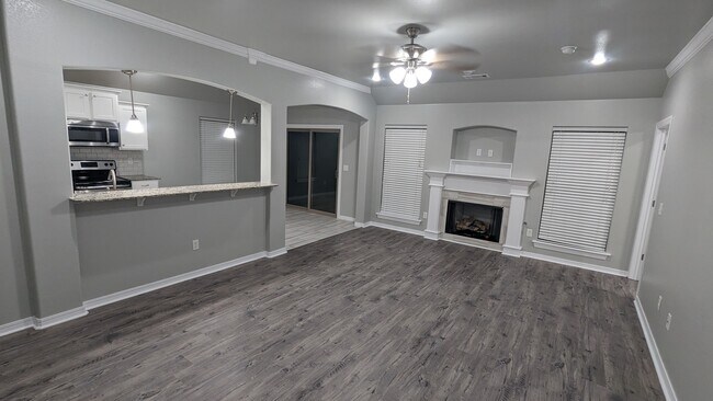 Building Photo - 210 Sullivans Way