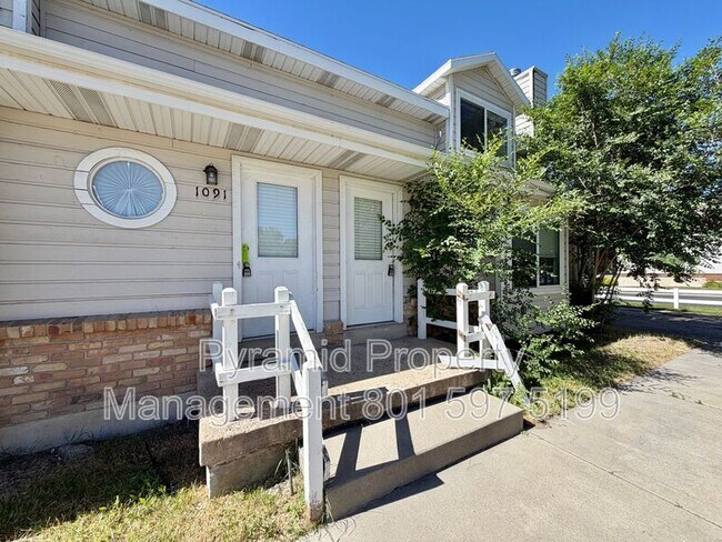Building Photo - 1099 Shepard Ln