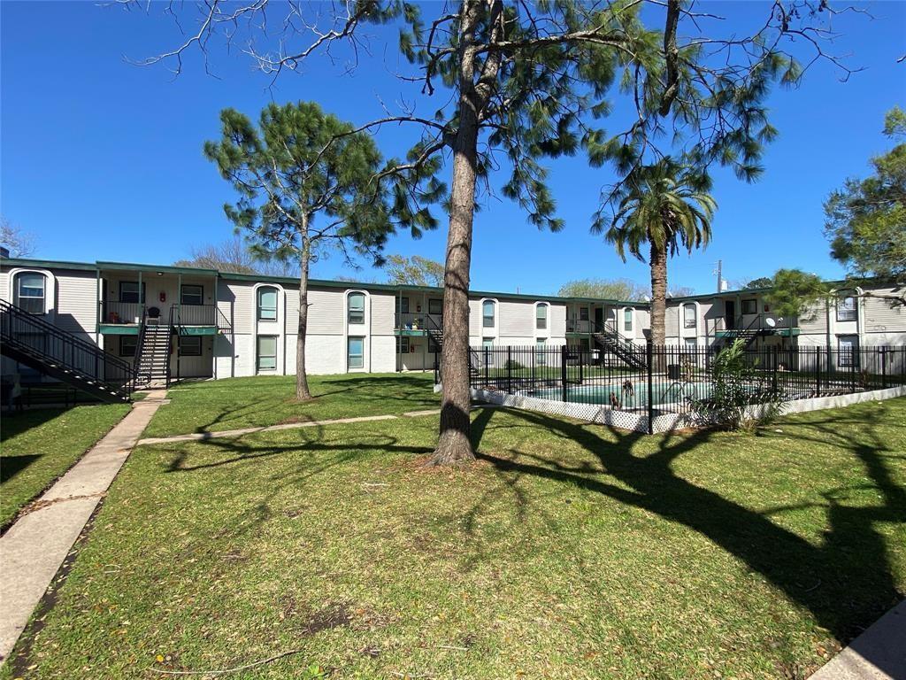 Primary Photo - 130 Oyster Creek Dr