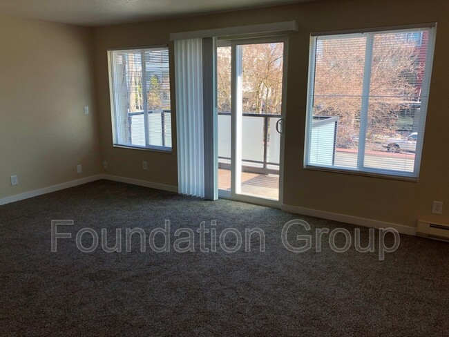 Building Photo - 2405 NW 65th St