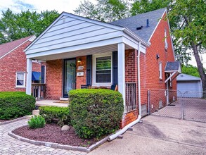 Building Photo - 2108 N Wilson Ave