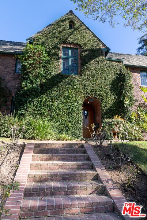 Foto del edificio - 738 S Longwood Ave