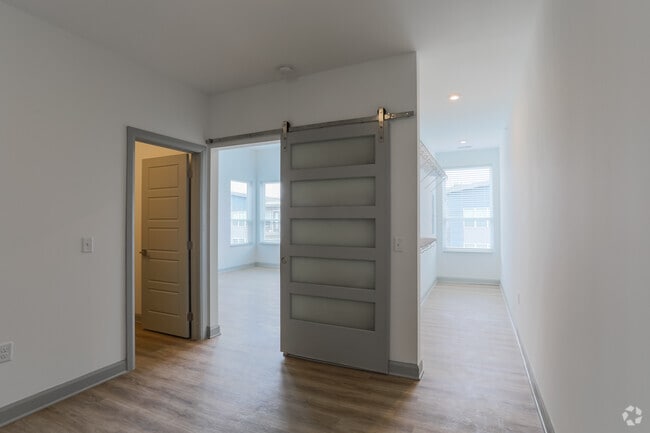 1BR, 1BA - Ireland - The Rise