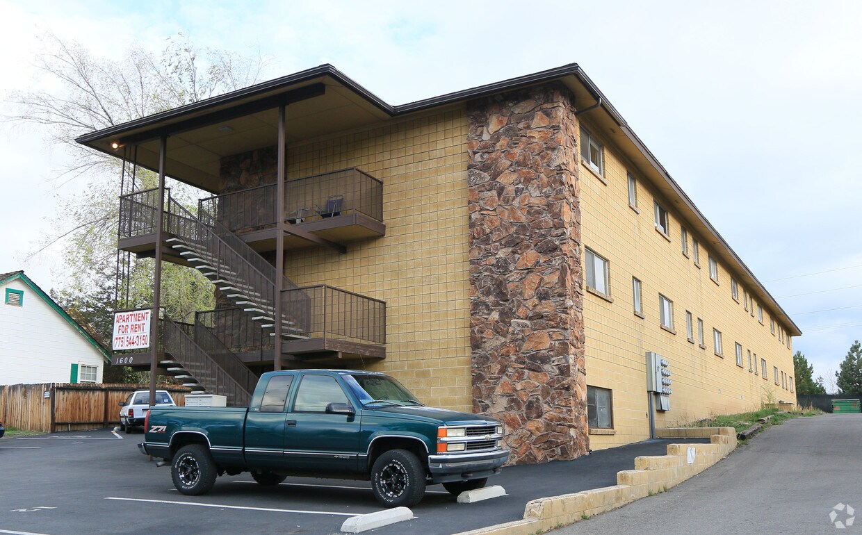 Foto del edificio - 1600 Idlewild Dr