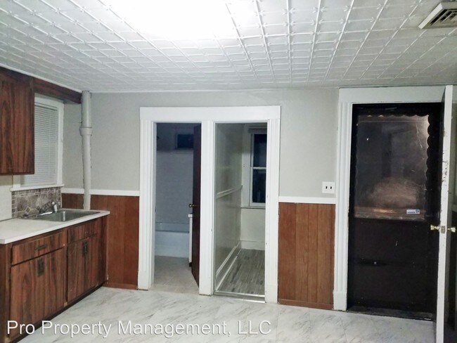 Building Photo - 256 Plank Rd