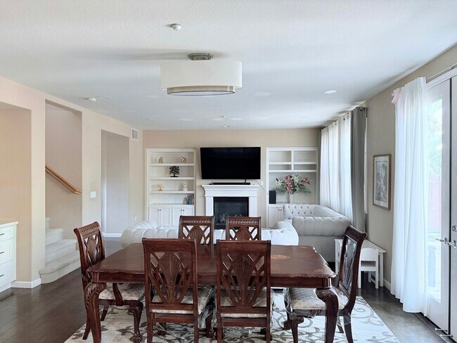 Foto del edificio - 1360 Red Maple Ln