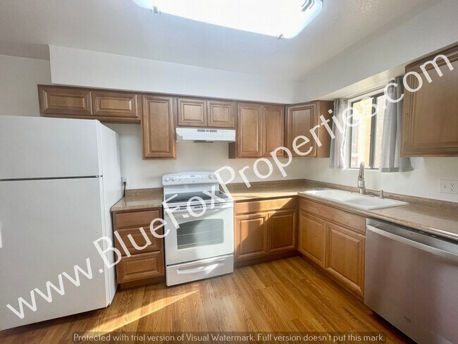 Foto del edificio - 3690 N Country Club Rd