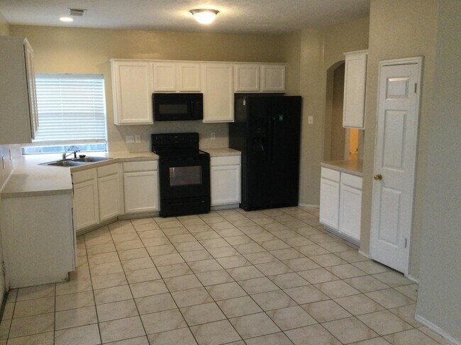 Foto del edificio - 2218 Laurel Oaks Dr